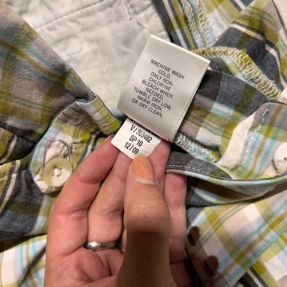 Y2K Banana Republic “Martin” Teal & Tan Plaid Shorts - Picture 5 of 5